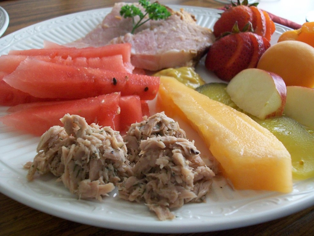 Beat the Summer Heat with a Super Easy No-Cook Summer Meal Cold Plate #nocook #summermeal