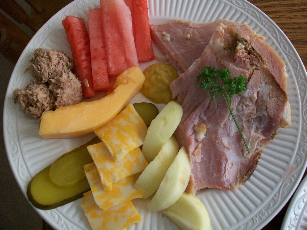 Beat the Summer Heat with a Super Easy No-Cook Summer Meal Cold Plate #nocook #summermeal