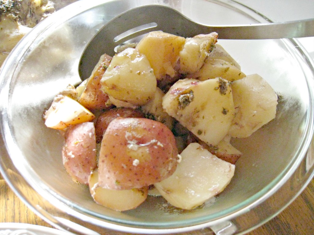 Crock Pot Greek Chicken and Potatoes #crockpot #chicken #cleaneating