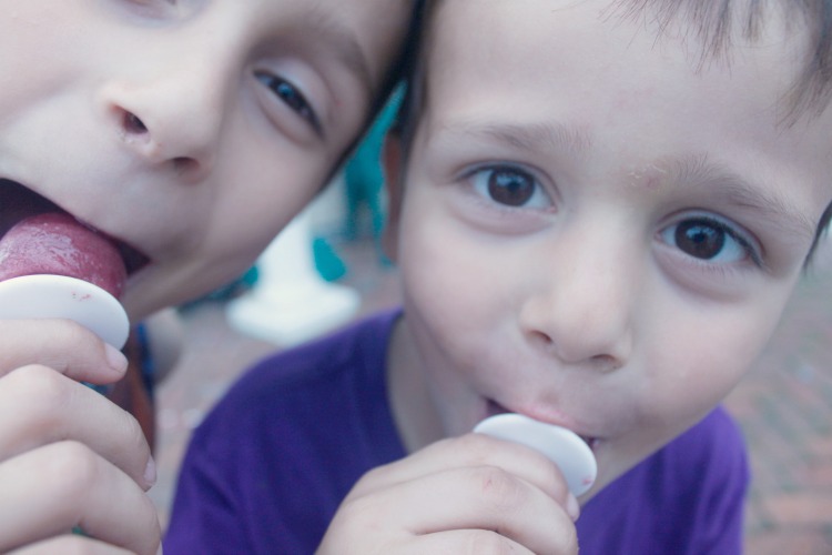 Fruit Punch Ice Pops #summercampathome #frozen #summertreat